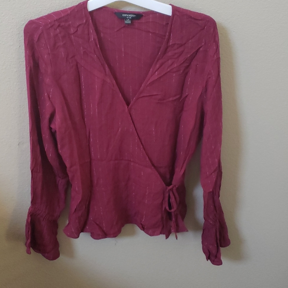 Concepts blouse size L. New without tag.